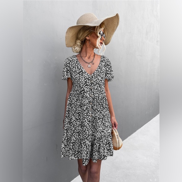 A Classy Chic Boutique Dresses & Skirts - Floral Buttoned V-Neck Flutter Sleeve Dress